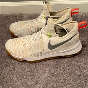 Kevin Durant Nike basketball shoes (men’s)